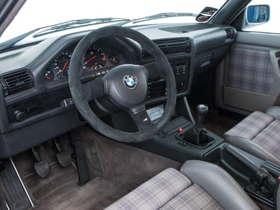  BMW M3 Evolution II 1988 года  (фото 17 из 17)